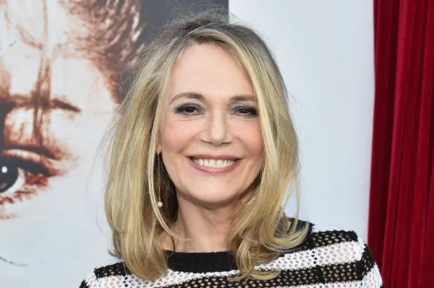 How tall is Peggy Lipton?